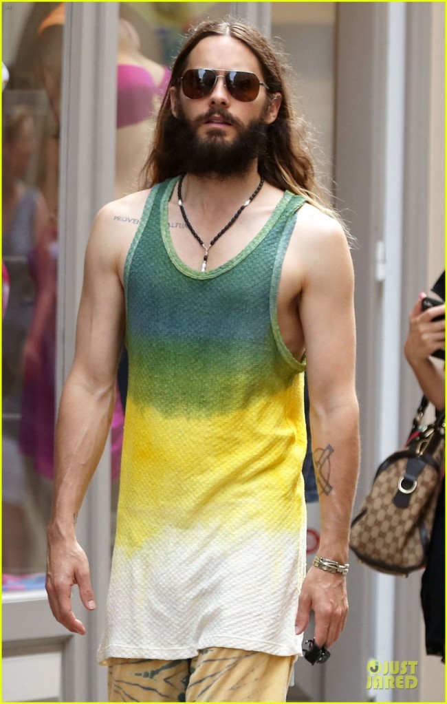jared-leto-takes-path-less-traveled-with-tie-dye-shirt-04