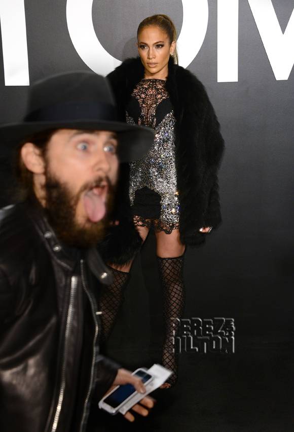 jennifer-lopez-receives-epic-photobomb-courtesy-of-jared-leto-at-the-tom-ford-show__oPt